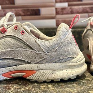 Ryka Sky Walk Trail Grey/Pink Suede Women`s Size 9.5W Hike Walk Shoes Sneakers